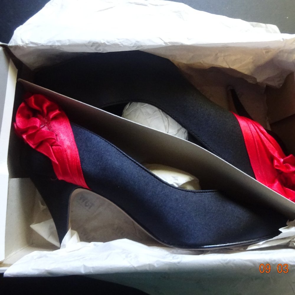 1 pr 7.5 Black Satin 3" Dress Heels